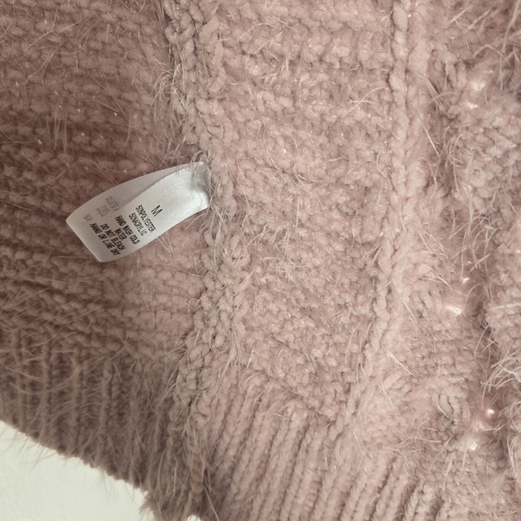 EVEREVE Blush Pink Oversized Fuzzy Eyelash Cable Knit Chunky Cardigan - Picture 4 of 7